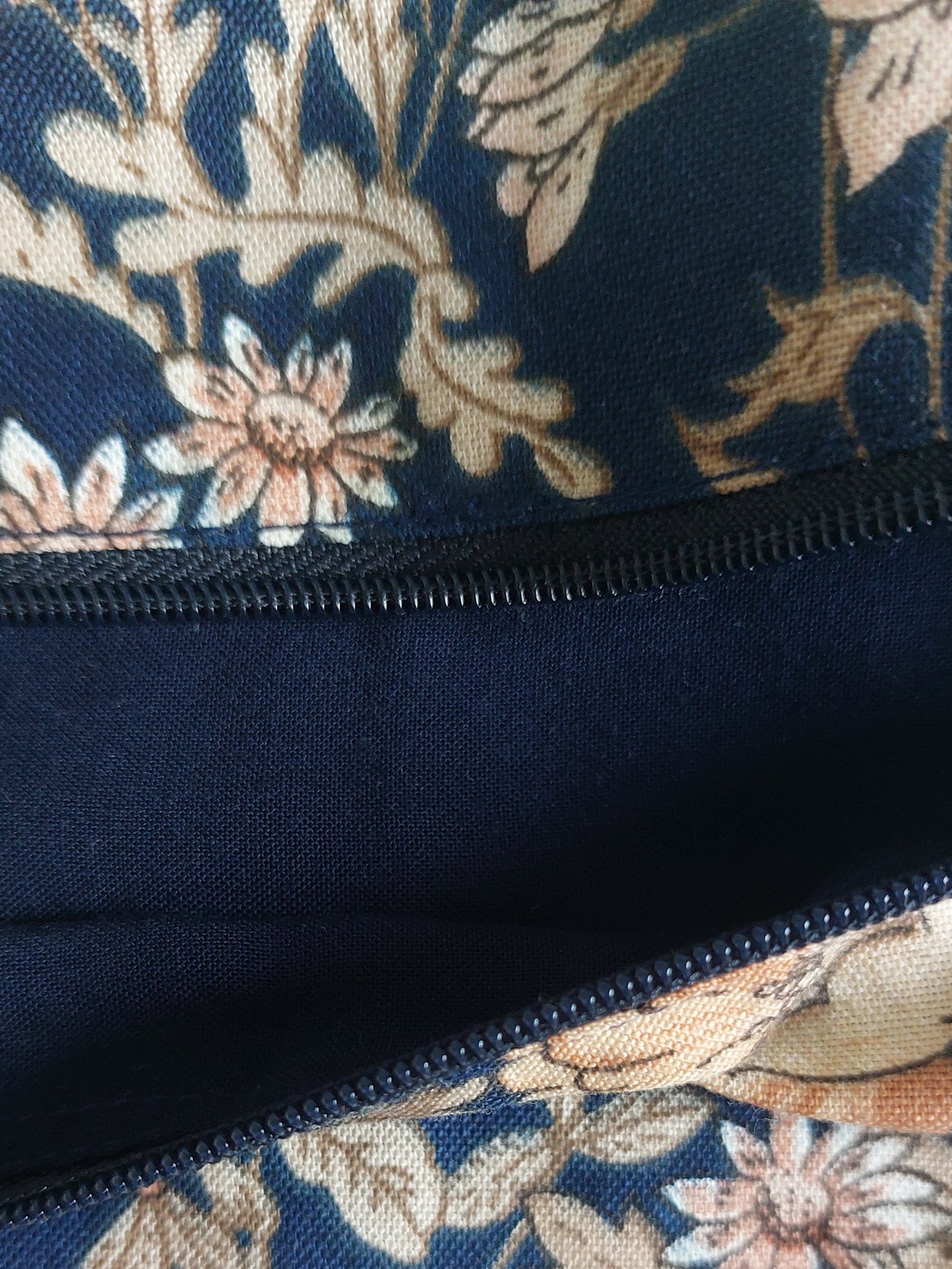 Sac banane fleuri - Bleu marine et beige