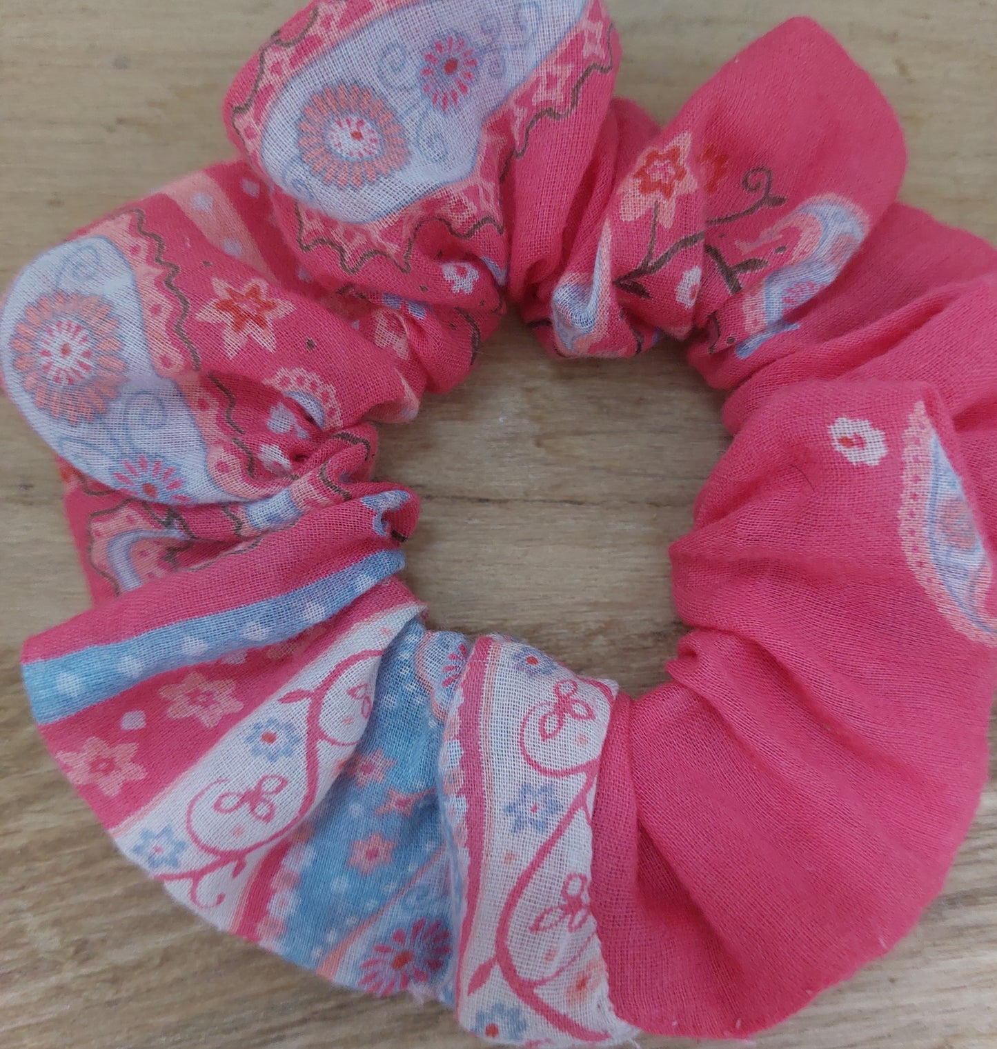 Chouchou rose fleuri