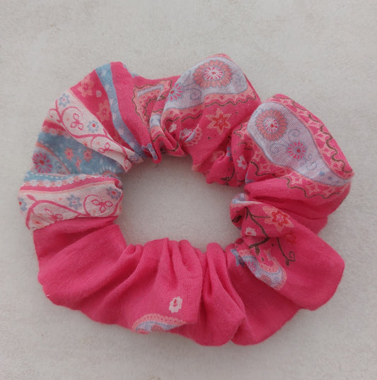 Chouchou rose fleuri