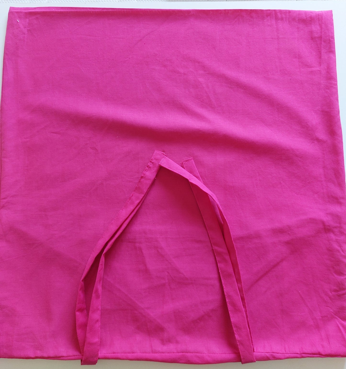 Housse de coussin à nouer rose