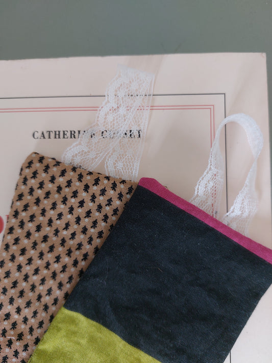 Marque-page rectangle géométrique dentelle