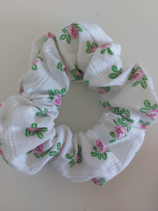 Chouchou fleuri upcyclé
