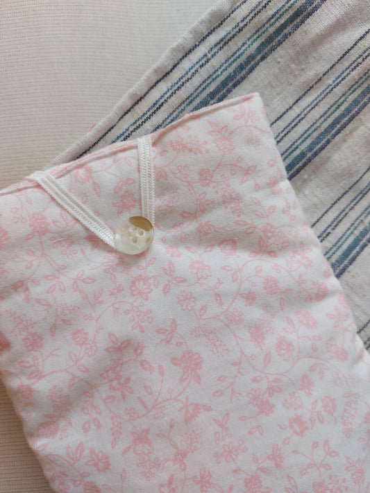 Housse de livre fleurie upcyclée