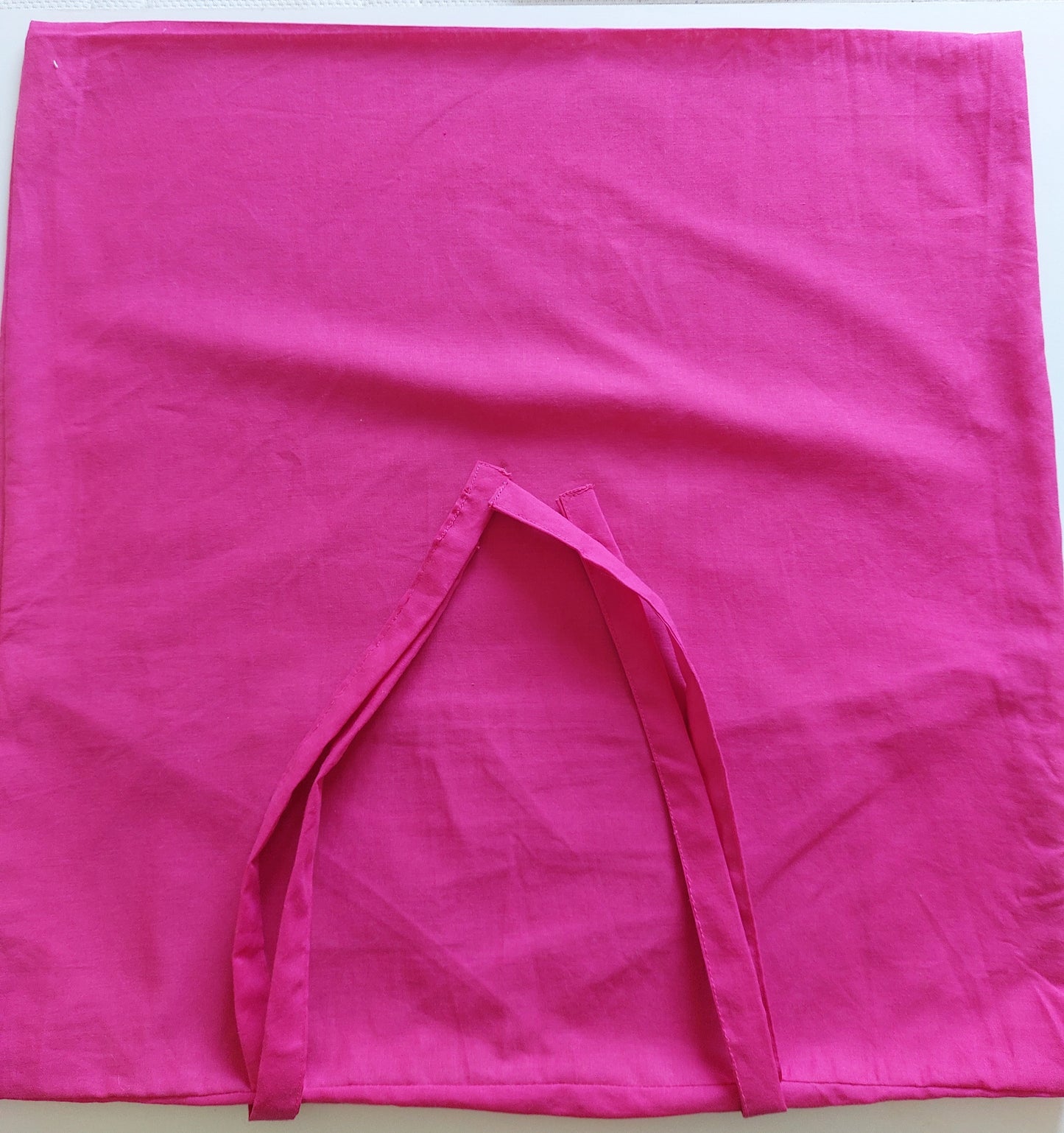Housse de coussin à nouer
